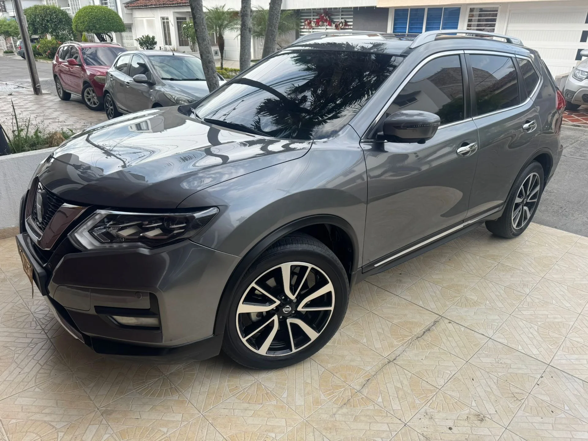 Nissan X-Trail / Exclusive